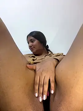 Snapshot of Au-rora chatting on December 1, 2025, 3:44 am Au-rora online show from December 1, 2025, 3:44 am