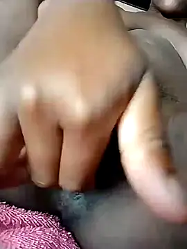 Snapshot of Blondecurv24 chatting on December 4, 2025, 9:07 am Blondecurv24 online show from December 4, 2025, 9:07 am