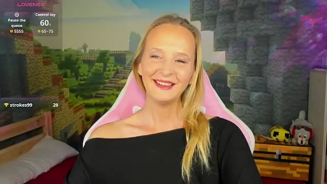 ScarlettPalmer online show from December 3, 2025, 10:35 am