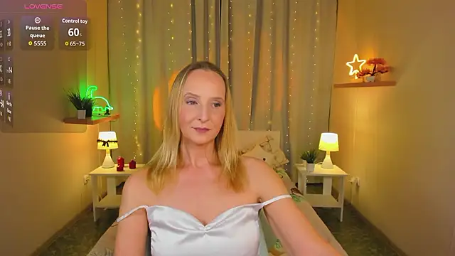 ScarlettPalmer online show from March 15, 2026, 10:21 am