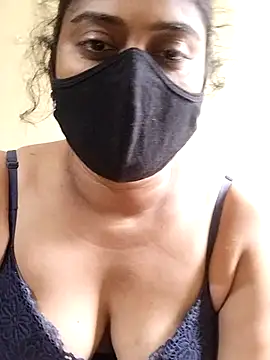 girl999 online show from November 2, 2025, 9:44 am