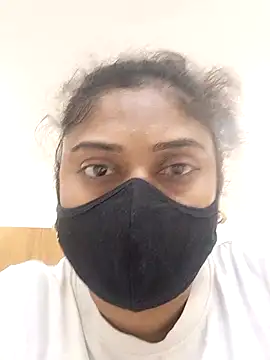 girl999 online show from November 6, 2025, 4:52 pm