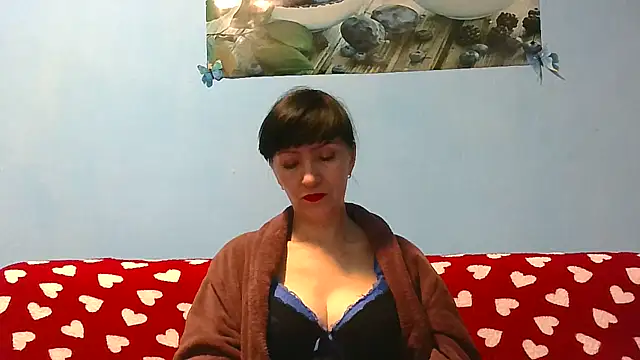 IffetLove42 online show from April 10, 2026, 6:34 pm