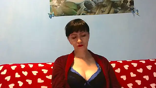 IffetLove42 online show from April 18, 2026, 8:09 pm