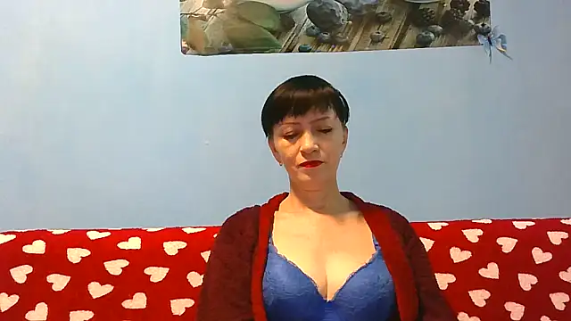 IffetLove42 online show from May 27, 2026, 8:33 am