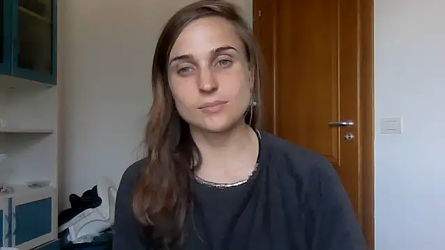 SinnEmily online show from April 10, 2026, 12:54 pm