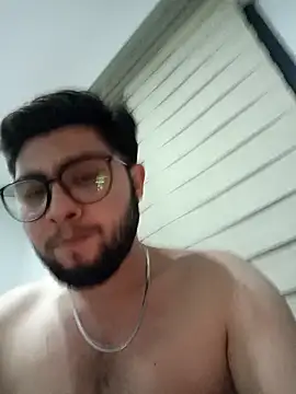 Snapshot of Mstfaavan64 chatting on February 5, 2026, 12:04 am Mstfaavan64 online show from February 5, 2026, 12:04 am