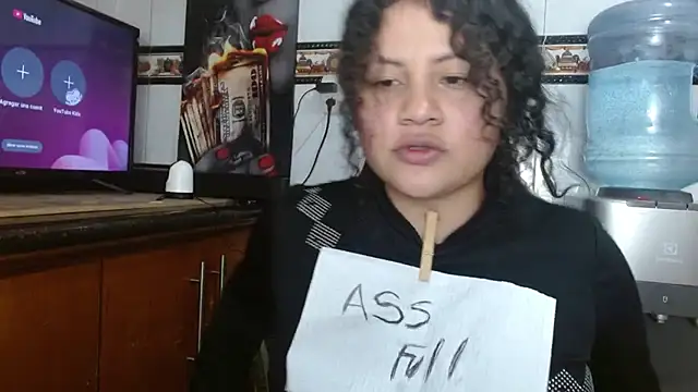 Snapshot of Latina_Kimky chatting on November 14, 2025, 10:40 pm Latina Kimky online show from November 14, 2025, 10:40 pm