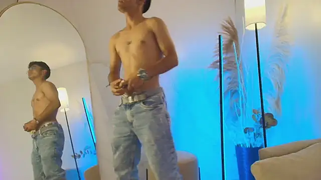 SexyAndresito22 online show from November 6, 2025, 4:35 am