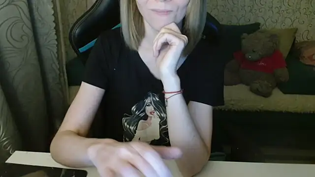  Alisa Allison  online show from November 13, 2025, 3:55 pm