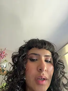 Snapshot of SugarTroubl33 chatting on June 27, 2026, 1:39 pm SugarTroubl33 online show from June 27, 2026, 1:39 pm