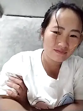 emini-xx online show from October 30, 2025, 5:46 pm