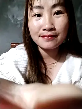 emini-xx online show from April 1, 2026, 6:03 am