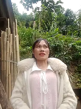 Snapshot of doggy-00 chatting on February 11, 2026, 6:29 am doggy-00 online show from February 11, 2026, 6:29 am