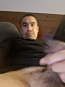 Stronggdragon85 online show from July 20, 2026, 11:23 am