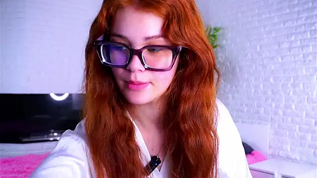 YettaCalabria online show from April 16, 2026, 2:29 pm