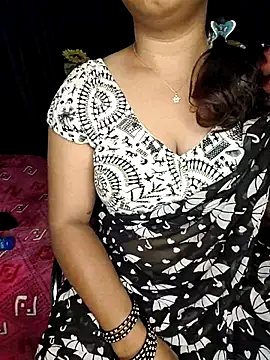 shreyareddy99 online show from February 12, 2026, 11:11 pm