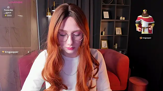 Liana Ln online show from November 6, 2025, 3:24 pm