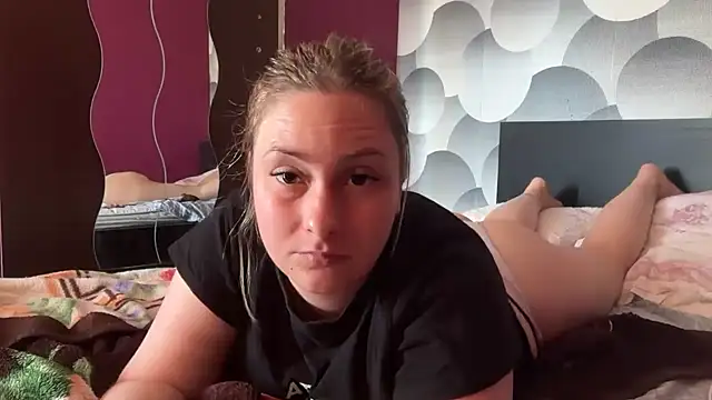 EngelHelene online show from July 4, 2026, 9:37 am