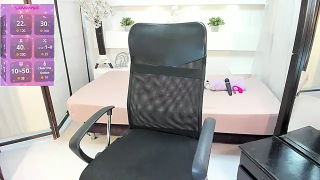 Snapshot of Selenafoxxx6 chatting on November 11, 2025, 7:14 pm Selenafoxxx6 online show from November 11, 2025, 7:14 pm