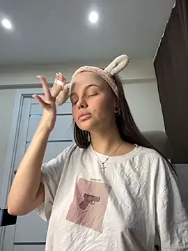 KissMeSashaPlz online show from October 31, 2025, 1:17 am