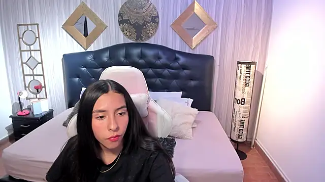 shirley sweet  online show from November 1, 2025, 8:44 pm