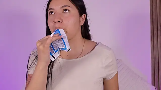 Maddy69a   online show from November 12, 2025, 3:01 pm