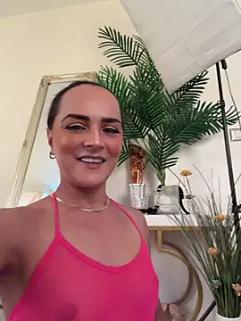 SiennaRosse online show from June 20, 2026, 4:21 pm