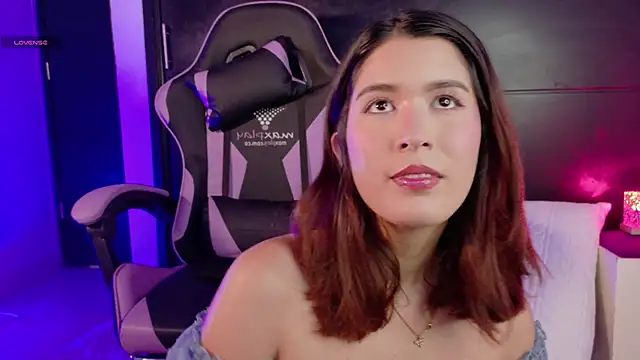 Snapshot of emilyy1_ chatting on November 26, 2025, 3:13 pm emilyy1 online show from November 26, 2025, 3:13 pm