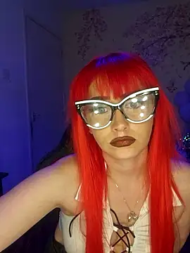 DaniDoodles420 online show from April 30, 2026, 8:57 pm