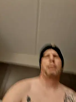 Snapshot of coupleinhotel chatting on November 7, 2025, 12:43 am coupleinhotel online show from November 7, 2025, 12:43 am