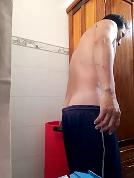 Cafeen19 online show from February 15, 2026, 11:45 pm