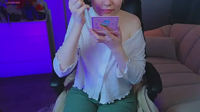 R I N A online show from February 5, 2026, 1:10 am