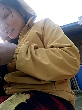 yoyo-mi online show from January 18, 2026, 3:21 am