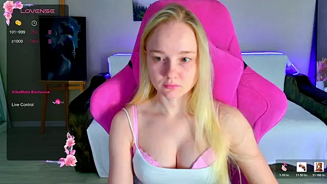 Snapshot of Shawty_Mia chatting on April 27, 2026, 7:01 pm Shawty Mia online show from April 27, 2026, 7:01 pm