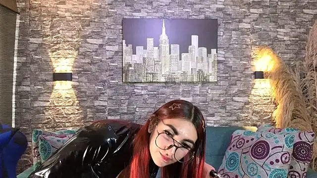 venusevanss online show from October 28, 2025, 1:25 pm