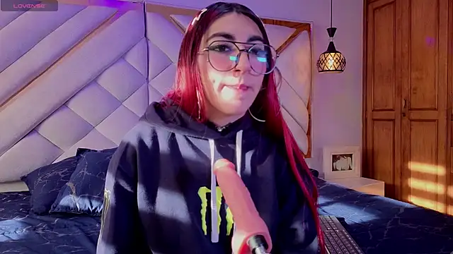 venusevanss online show from November 8, 2025, 12:05 pm