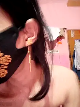 Snapshot of Green_LaDY66 chatting on April 24, 2026, 12:18 pm Green LaDY66 online show from April 24, 2026, 12:18 pm