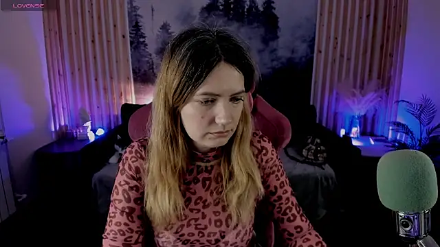 AleksaLaurent online show from November 3, 2025, 5:52 am