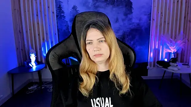 AleksaLaurent online show from November 10, 2025, 5:39 am