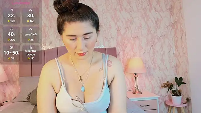 Megannn  21 online show from November 5, 2025, 3:01 pm