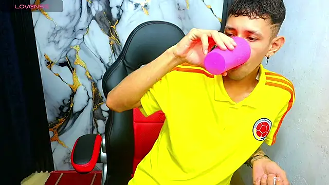 The latin boy online show from January 10, 2026, 3:19 am