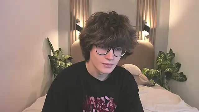 Snapshot of Syndy_Dels chatting on February 18, 2026, 10:55 am Syndy Dels online show from February 18, 2026, 10:55 am