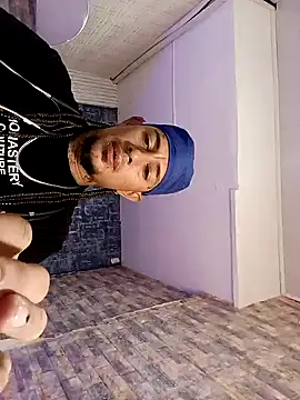 mathiussx online show from November 5, 2025, 12:38 pm