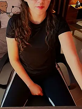 milena kiitty online show from April 9, 2026, 11:37 am