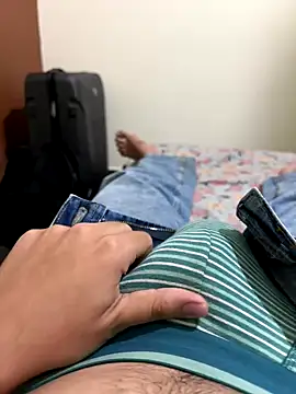 Snapshot of SentScruples chatting on November 4, 2025, 2:49 pm SentScruples online show from November 4, 2025, 2:49 pm