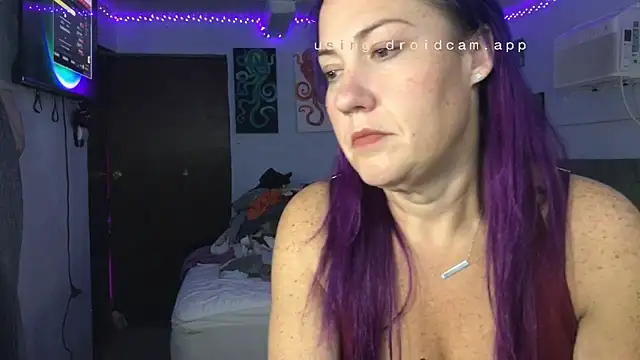 Snapshot of kristallic chatting on December 21, 2025, 12:01 pm kristallic online show from December 21, 2025, 12:01 pm