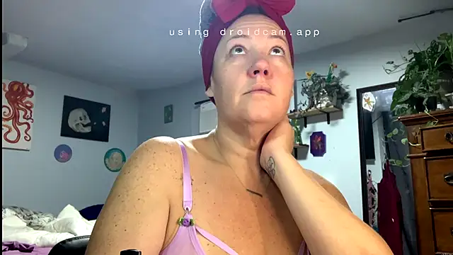 Snapshot of kristallic chatting on February 22, 2026, 4:16 pm kristallic online show from February 22, 2026, 4:16 pm