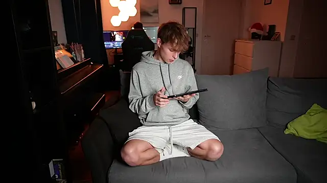 Snapshot of InnocentGuysOF chatting on November 27, 2025, 6:21 pm InnocentGuysOF online show from November 27, 2025, 6:21 pm