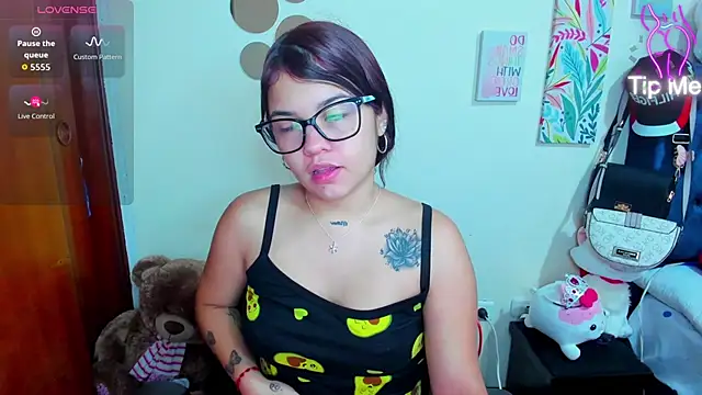 Emma boo online show from December 2, 2025, 4:02 pm